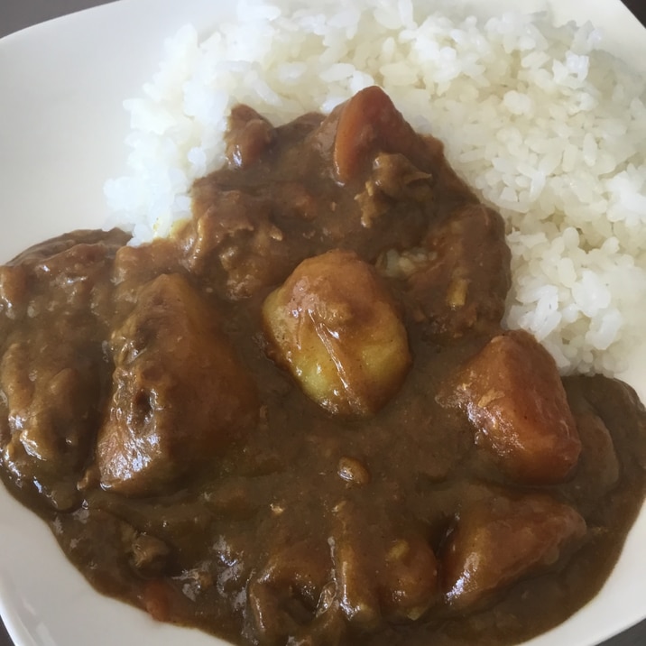 シロカ電子圧力鍋 水を一切つかわない! 無水カレー
